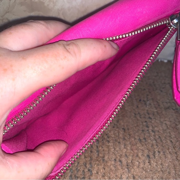 Fossil Vibrant Pink Leather Wallet - Picture 10 of 12